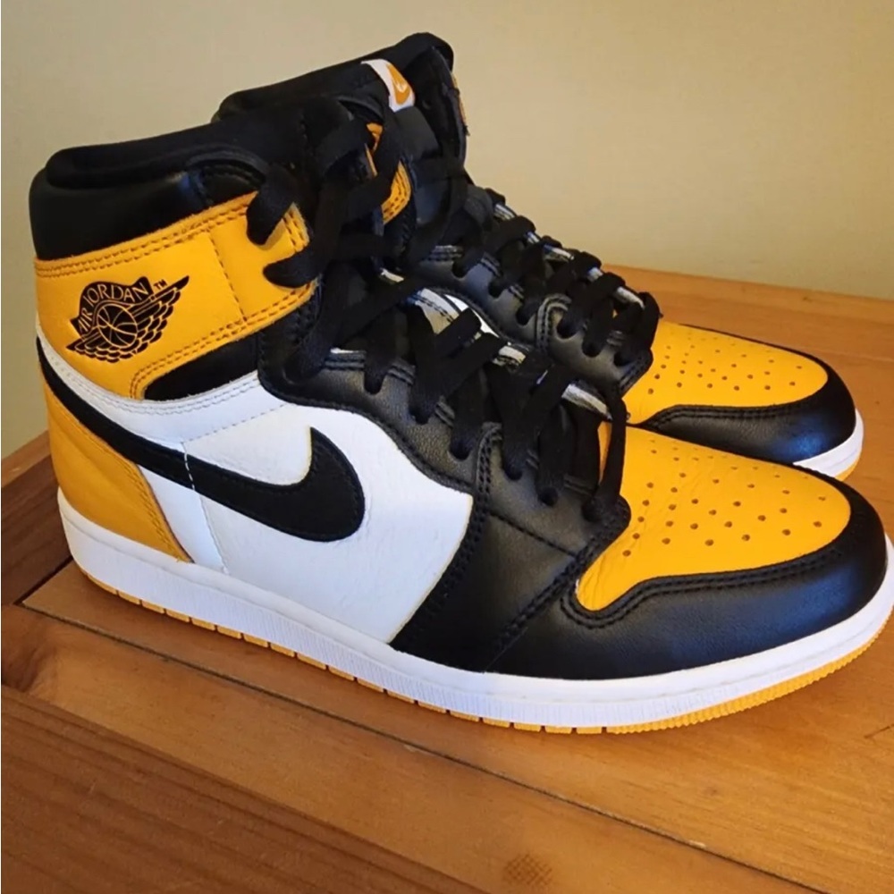 Air Jordan 1 yellow Toe
